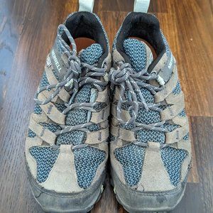 Women's Size 5 Merrell Moab Hiking Shoes
